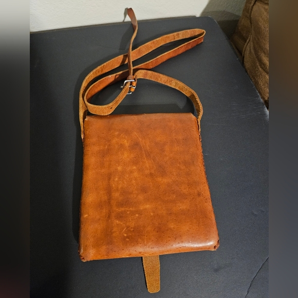 Incredible one of a kind hand tooled vintage leather bag. - Picture 3 of 6